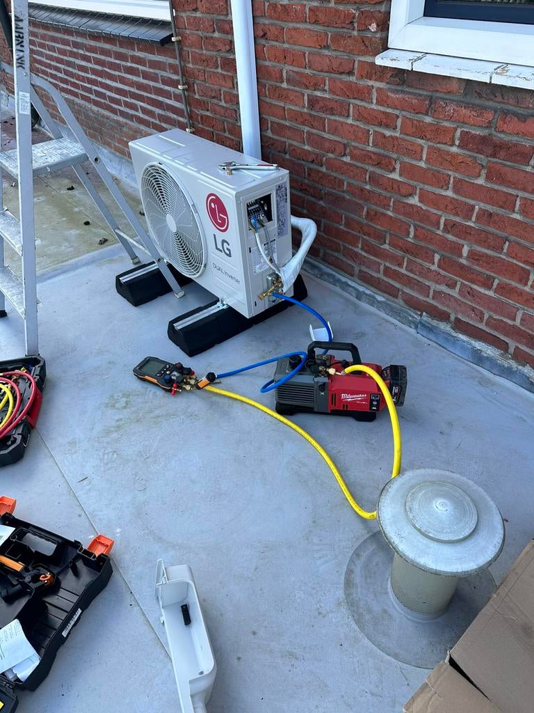 Gezocht hulpmonteur airco koelmonteur, Minder dan 60 m³, 3 snelheden of meer, Ophalen of Verzenden, Zo goed als nieuw