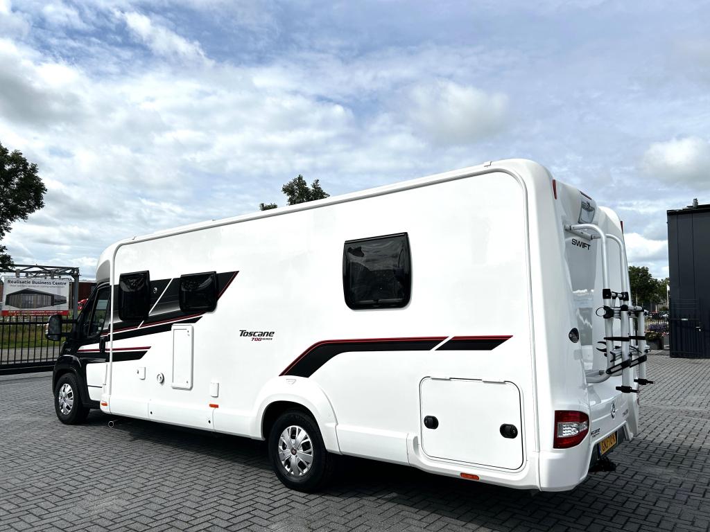 Swift Toscane 700 Queensbed/2019/Automaat/150pk/8m/erg uniek, Caravans en Kamperen, Campers, Fiat, 7 tot 8 meter, Bedrijf, Diesel