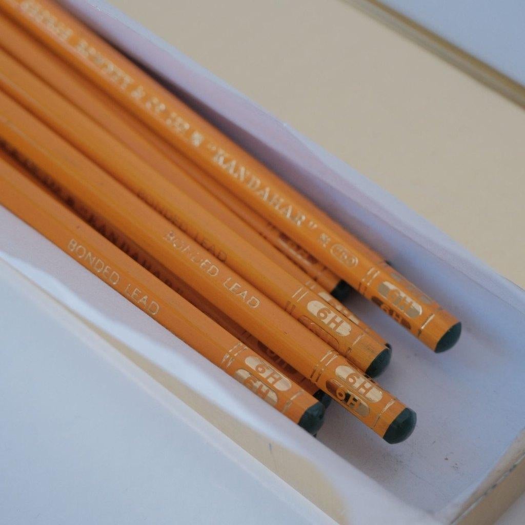Pencils, Ophalen of Verzenden, Zo goed als nieuw, Potlood of Stift