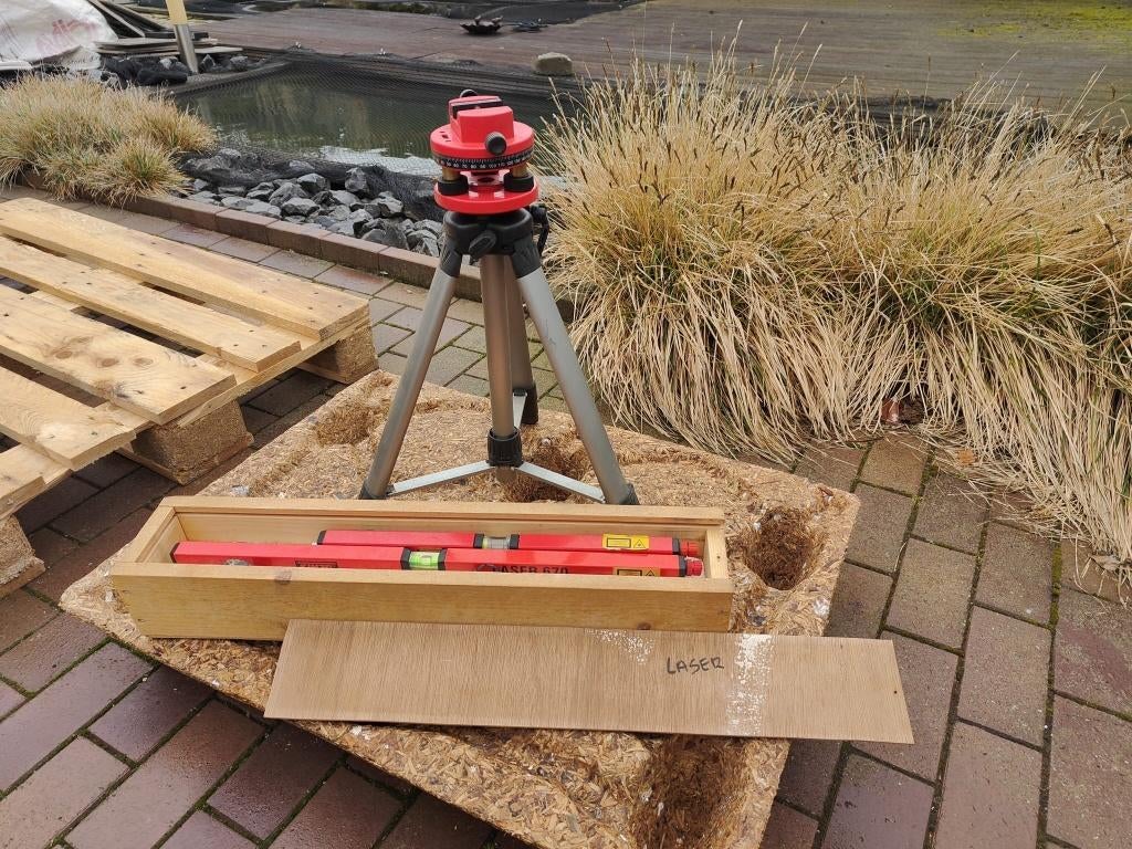 >Kinzo laser 670 laserwaterpas toestel bouw verbouwing, Ophalen of Verzenden, Zo goed als nieuw, Overige meters