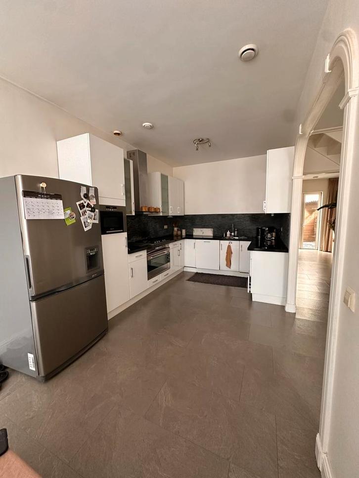 Witte inbouwkeuken met apparatuur (Bauknecht, Boretti, Pelgr, Huis en Inrichting, Keuken | Complete keukens, Gebruikt, Hoekkeuken