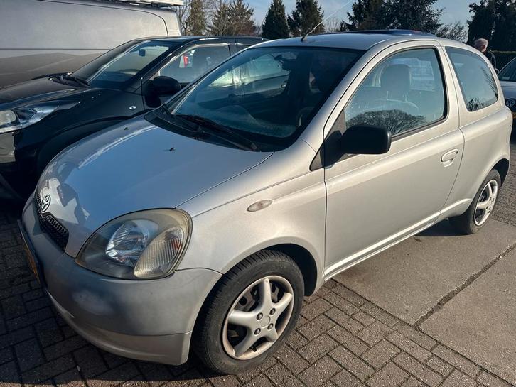 Toyota Yaris 1.0 16V Vvti 3DR 1999 Grijs, Auto's, Toyota, Particulier, Yaris, Benzine, Hatchback, Handgeschakeld, Origineel Nederlands
