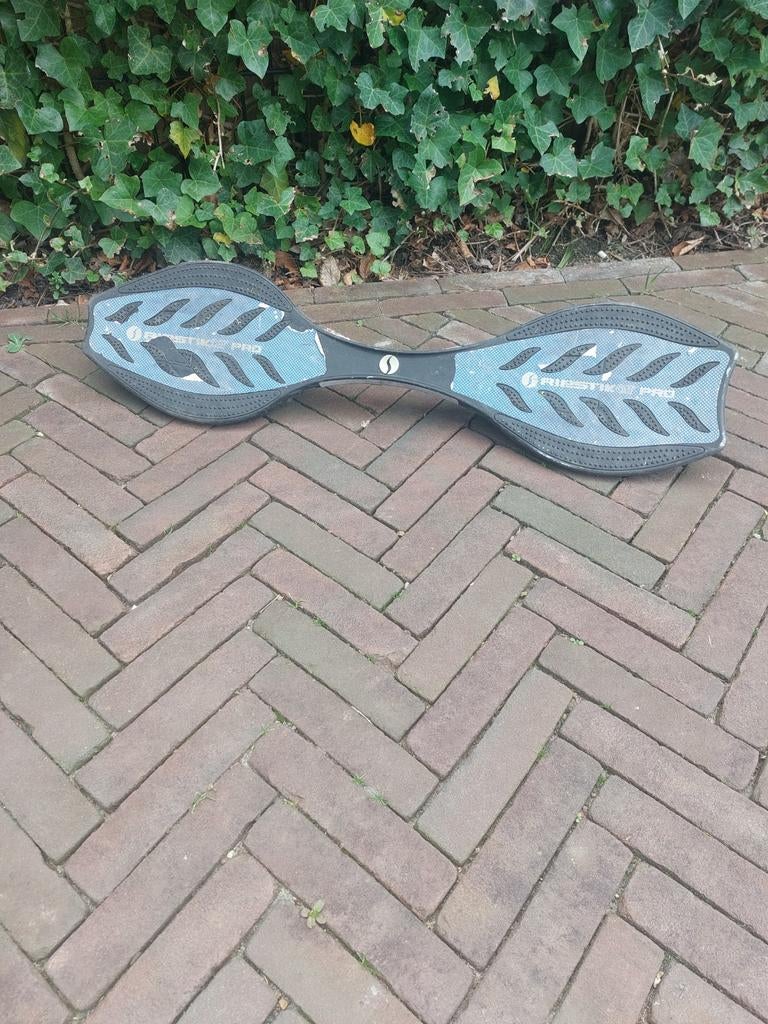 Waveboard zwart met blauw, Ophalen, Gebruikt, Waveboard