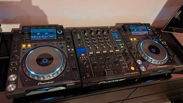 Pioneer DJ set 2x CDJ2000 nexus & DJM900 nexus + Decksavers, Muziek en Instrumenten, Dj-sets en Draaitafels, Gebruikt, Dj-set