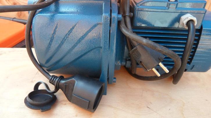 nieuw in doos 2 cpm80 pedrollo waterpomp, Tuin en Terras, Waterpompen, Nieuw, Elektrisch, Beregeningspomp, Ophalen of Verzenden