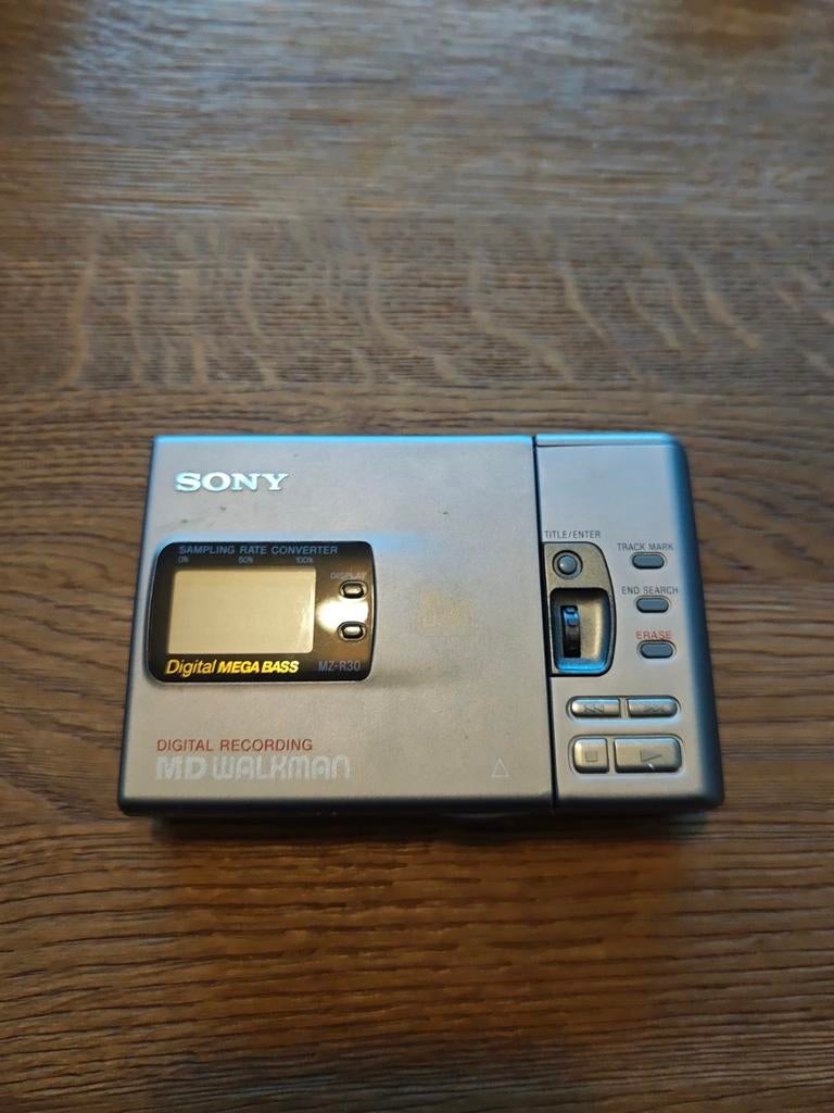 Sony Minidisc Walkman MZ-R30 met accessoires en discs, Audio, Tv en Foto, Walkmans, Discmans en Minidiscspelers, Ophalen of Verzenden
