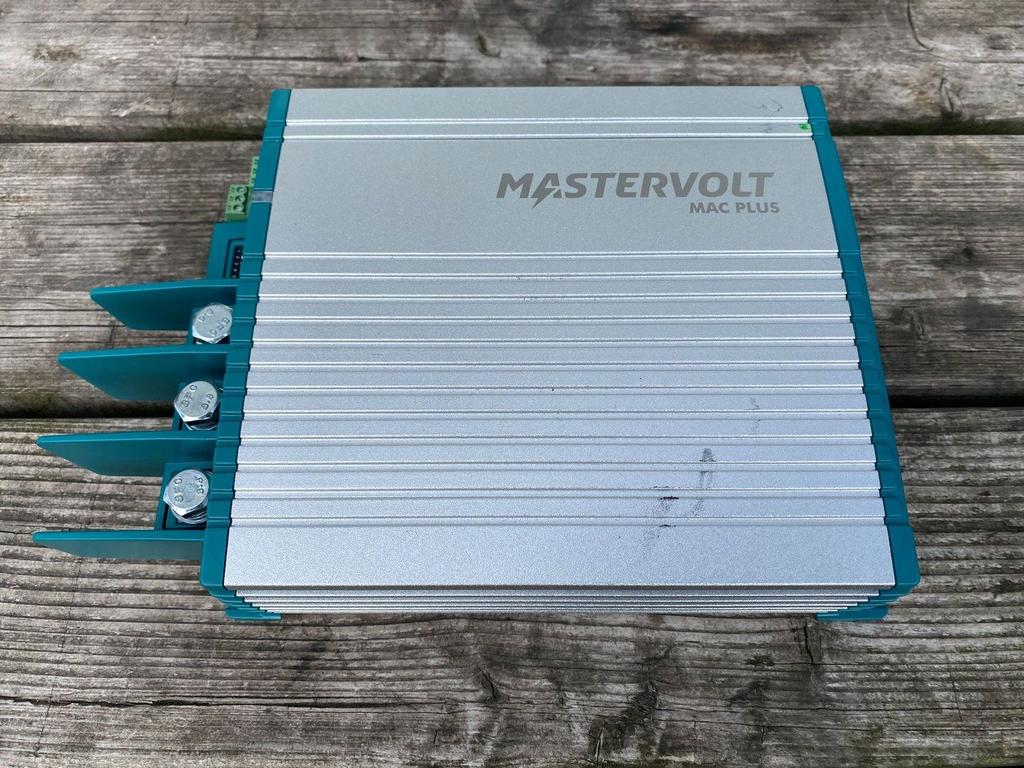 Mastervolt Mac PLus DC-DC 12/12-50A Omvormer Acculader Campe, Caravans en Kamperen, Gebruikt, -, -, Ophalen of Verzenden