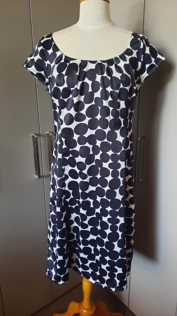 Polkadot getailleerd zomer jurkje met korte mouw, Ophalen of Verzenden, Zo goed als nieuw, Zwart, Boven de knie