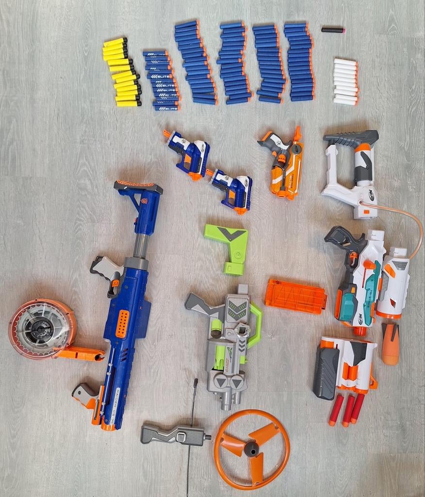 Verschillende Nerf pistolen met 113 pijltjes, Ophalen of Verzenden