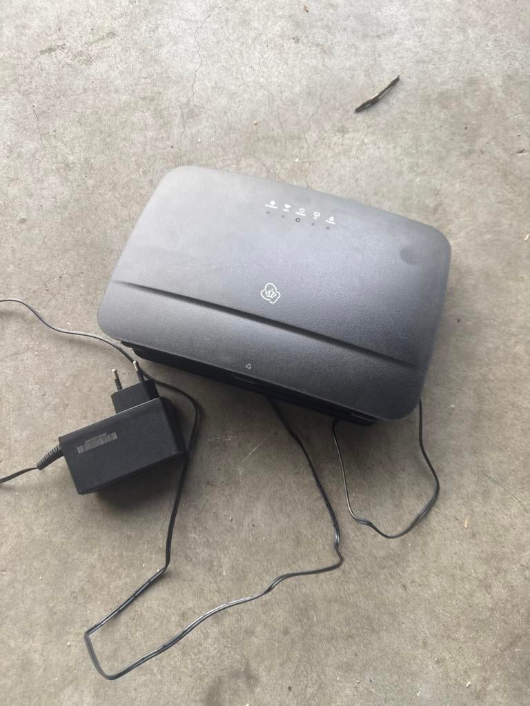 KPN Box 12 modem/router, Computers en Software, Routers en Modems, Ophalen of Verzenden, Gebruikt, Router met modem