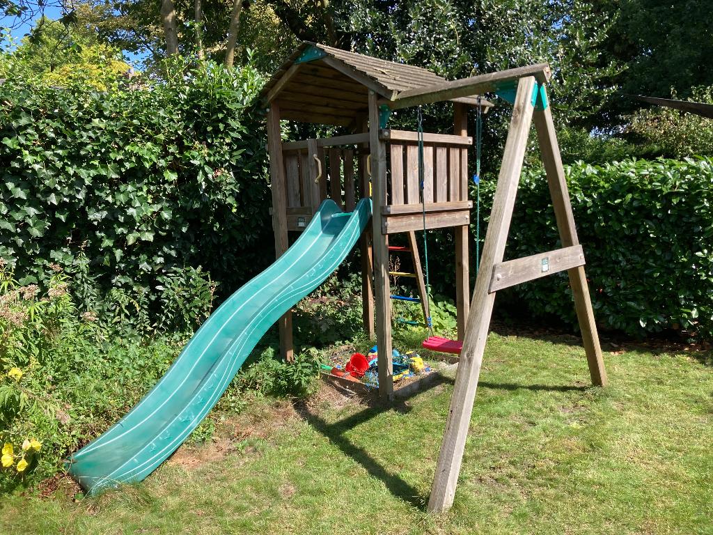 Speelhuisje met glijbaan en schommel, Ophalen, Gebruikt, Schommel, Aanbouwonderdeel