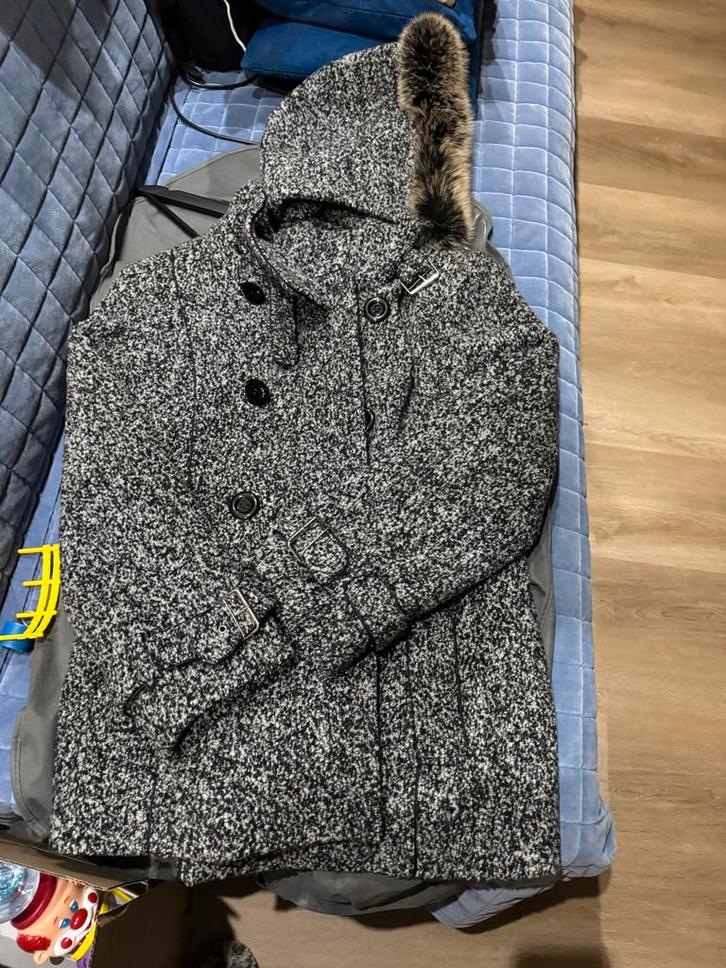 Stijlvolle Grijze Jas met Bontkraag - Maat L, Kleding | Dames, Jassen | Winter, Zo goed als nieuw, Maat 42/44 (L), Grijs, Ophalen of Verzenden