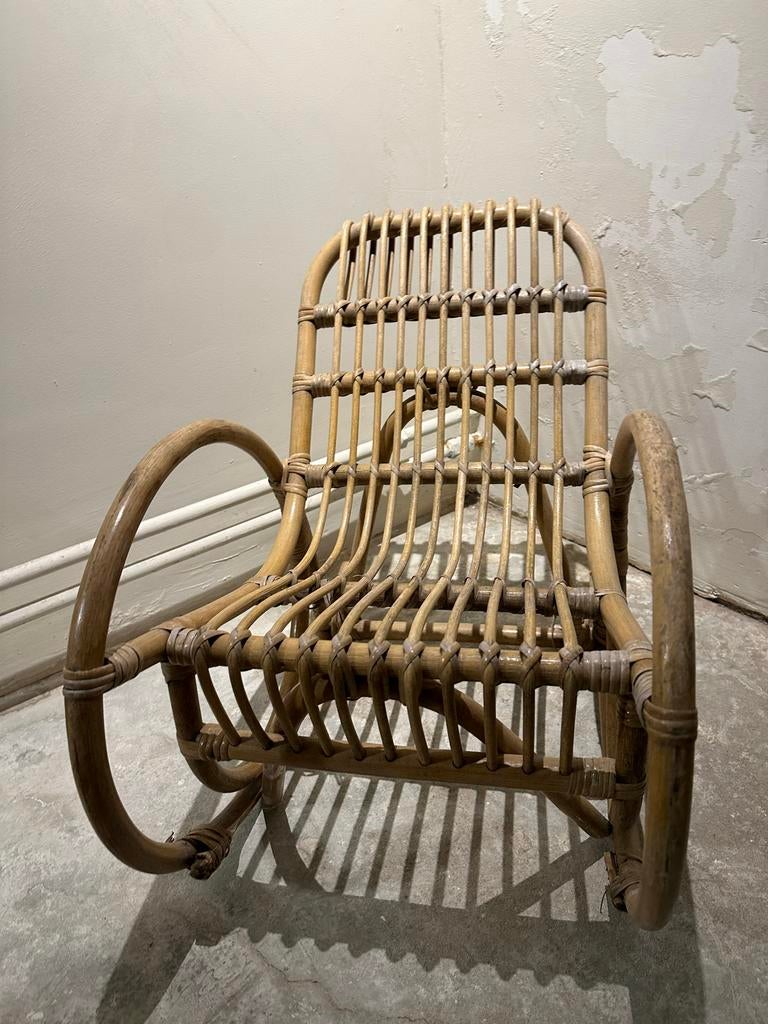 Mooie Manou Kinder Schommelstoel, Gebruikt, Bruin, Riet of Rotan, Ophalen of Verzenden