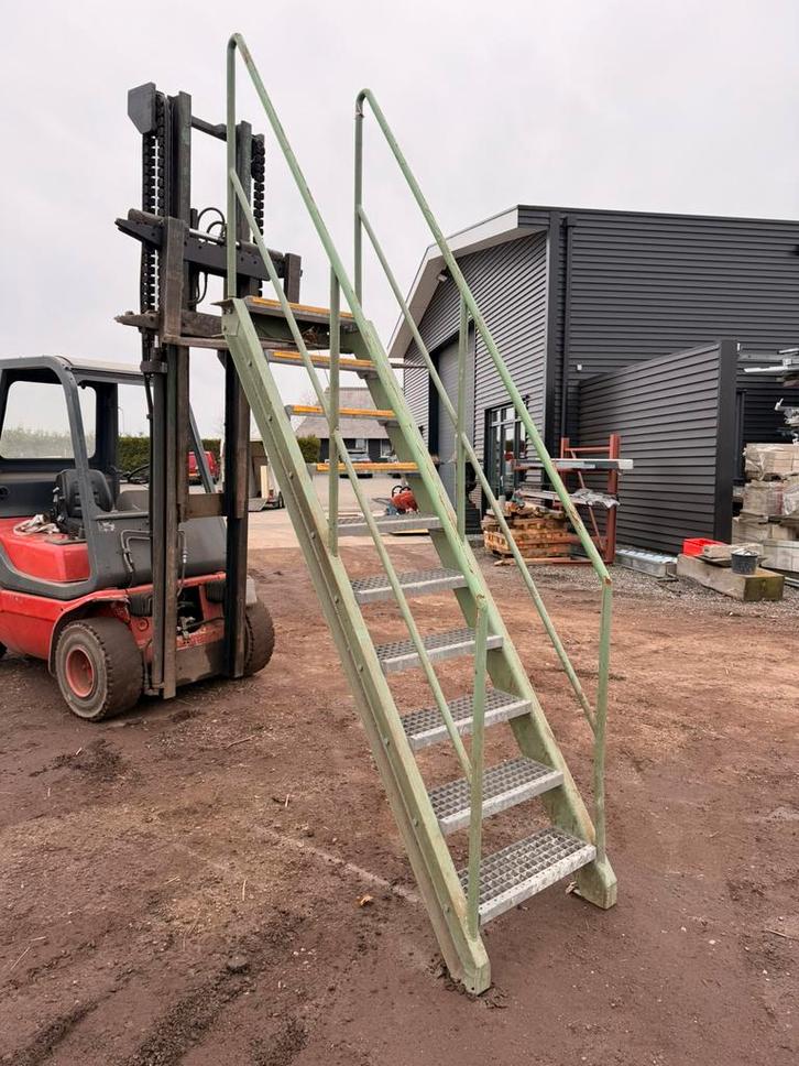 Stalen steektrap bordestrap wenteltrap, Doe-het-zelf en Verbouw, Ladders en Trappen, Ophalen of Verzenden