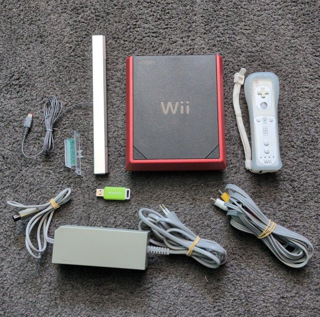 Nintendo Wii Mini Bundel, Spelcomputers en Games, Spelcomputers | Nintendo Wii, Ophalen of Verzenden, Zo goed als nieuw, Met 1 controller