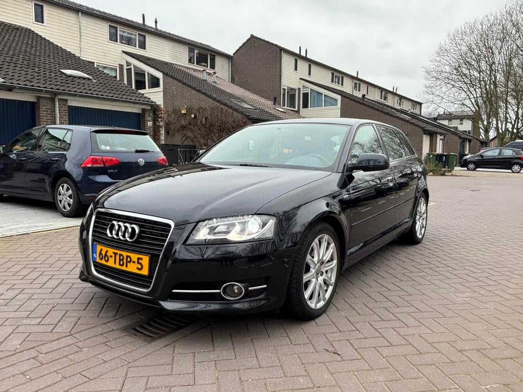 Audi A3 1.2TFSI 77KW SB 3X SLINE XENON NAP 2E EIGENAAR., Auto's, Audi, Voorwielaandrijving, Zwart, 4 cilinders, Leder en Stof
