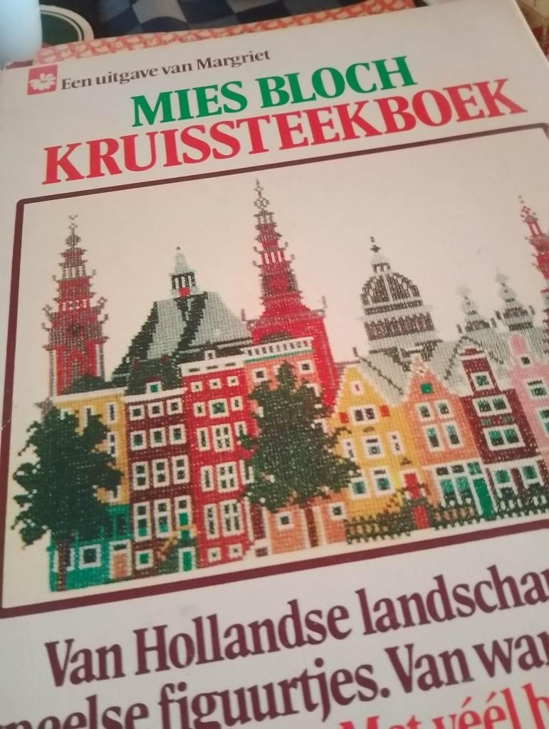 Mies Bloch kruissteekboek, Ophalen of Verzenden, Gebruikt, Handborduren, Patroon