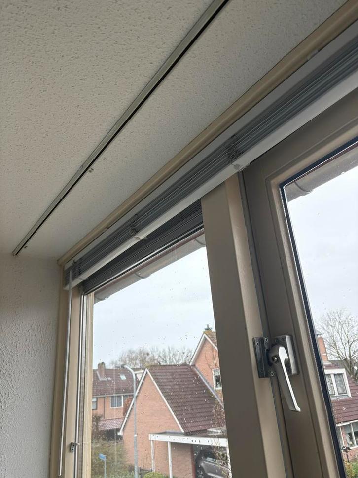 Luxaflex jaloezieën 160 cm breed, Huis en Inrichting, Stoffering | Gordijnen en Lamellen, Gebruikt, 150 tot 200 cm, Wit, Ophalen of Verzenden