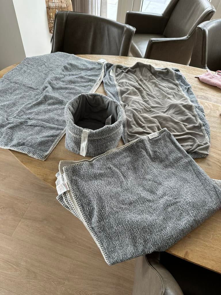 Koeka dekentjes, commode mandje, aankleedkussenhoes en boxkl, Kinderen en Baby's, Dekens, Slaapzakjes en Inbakerproducten, Ophalen
