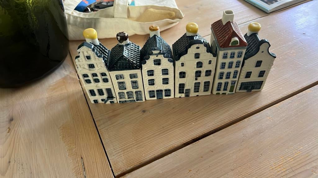 6 KLM HUISJES, Ophalen of Verzenden, Zo goed als nieuw, 61 t/m 80, Gevuld