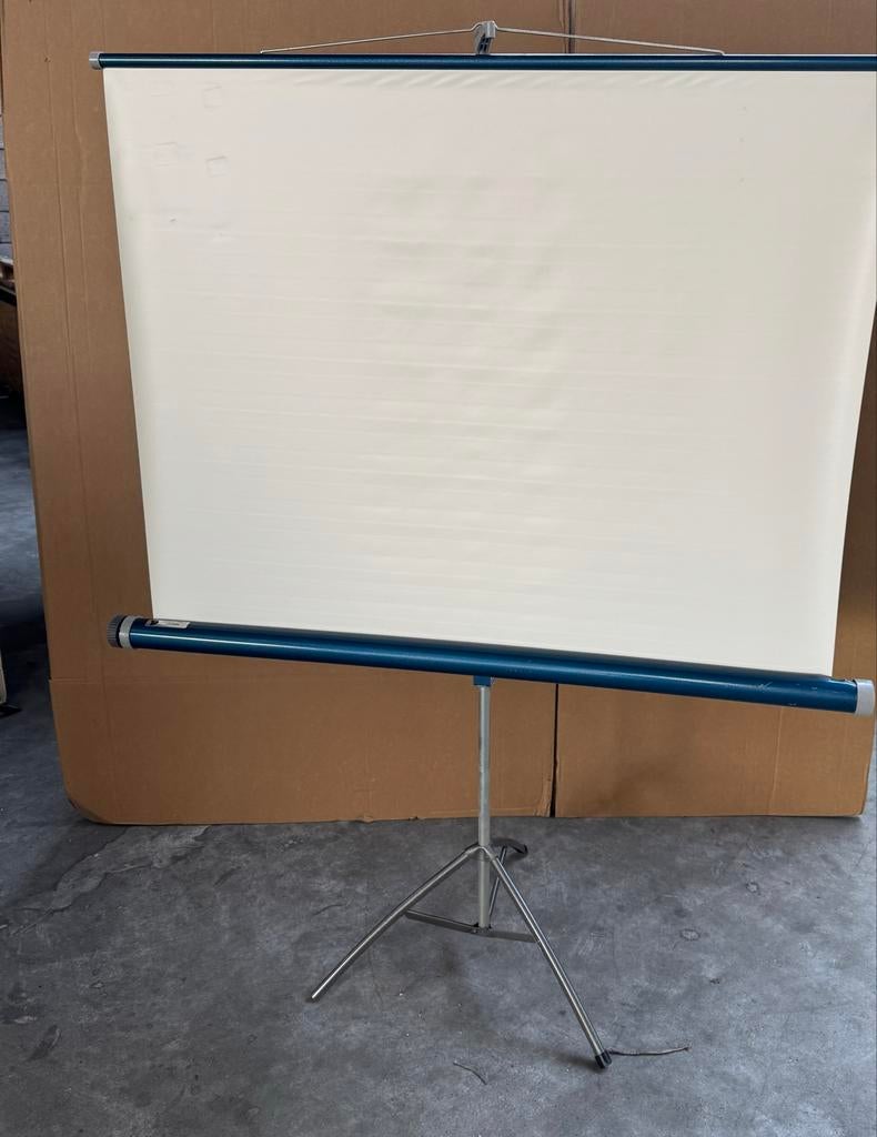 8 mm projector met auditer, tafel en projectiescherm, Ophalen of Verzenden, Handmatig, Gebruikt