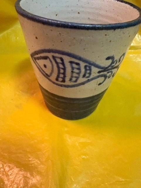 Keramiek / aardewerk beker met vismotief, Ophalen of Verzenden