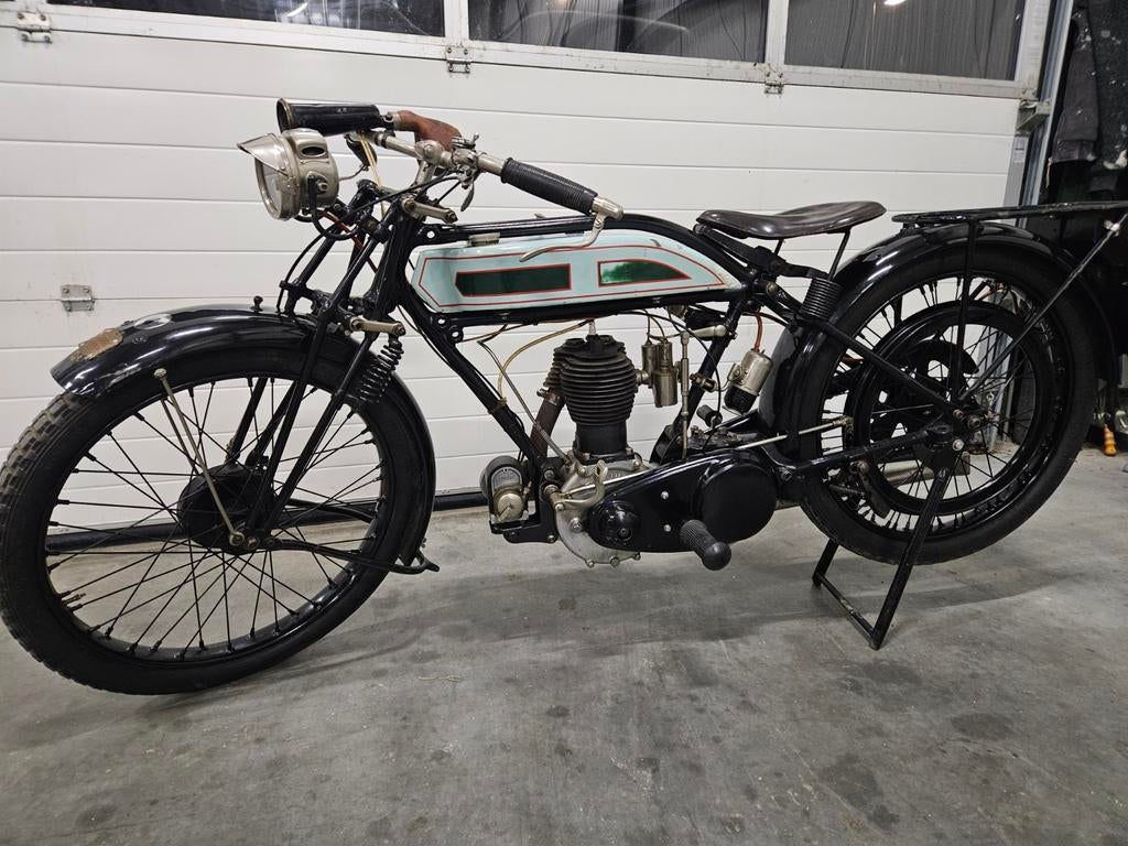 Triumph P500, Motoren