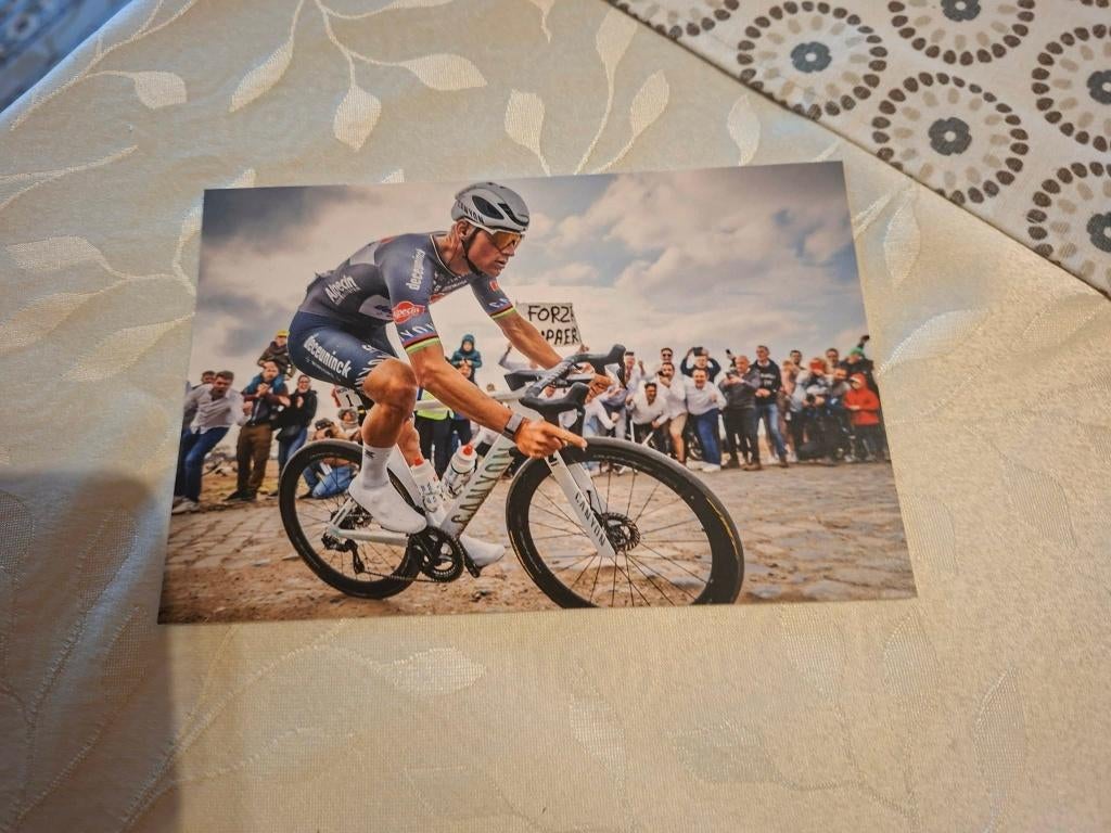 Fotoprint : Mathieu van der Poel / Parijs-Roubaix, Verzenden, Zo goed als nieuw, Overige sporten, Poster, Plaatje of Sticker