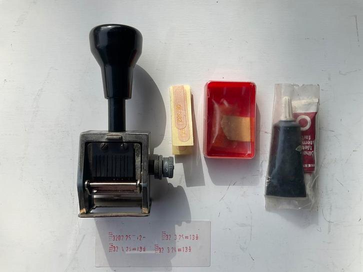 STEMPEL SET VAN HET GEMEENTEVERVOERBEDRIJF AMSTERDAM, Verzamelen, Spoorwegen en Tramwegen, Bus of Metro, Overige typen, Ophalen of Verzenden