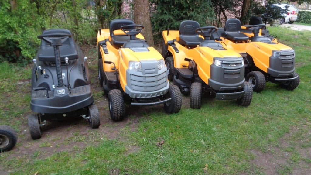 wegens inruil 4x zitmaaier met vangbak  1x 1maal gebruikt