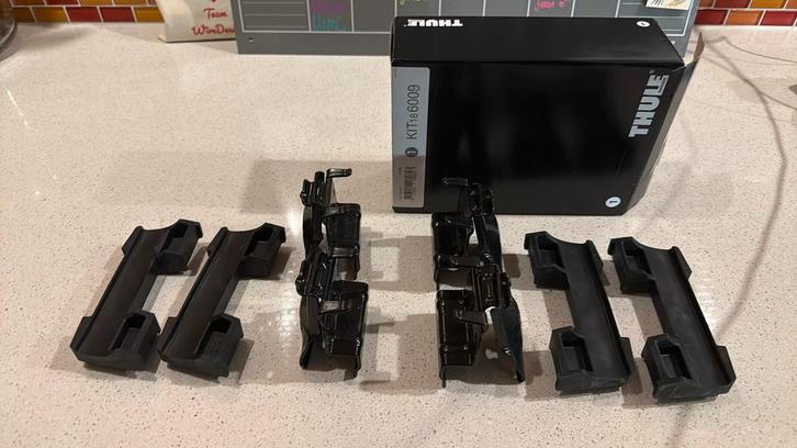 Thule Kit 186009 Dakdrager Voetenset, Auto diversen, Dakdragers, Zo goed als nieuw, Ophalen of Verzenden