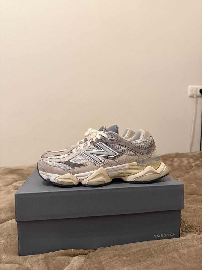 New Balance 9060 - Grijs/Gray | Maat 42, Overige kleuren, Ophalen of Verzenden, Sneakers of Gympen, Zo goed als nieuw