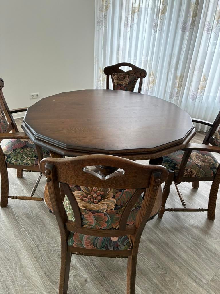 Klassieke eethoek met 4 stoelen., Ophalen, Zo goed als nieuw, 4 tot 6 stoelen