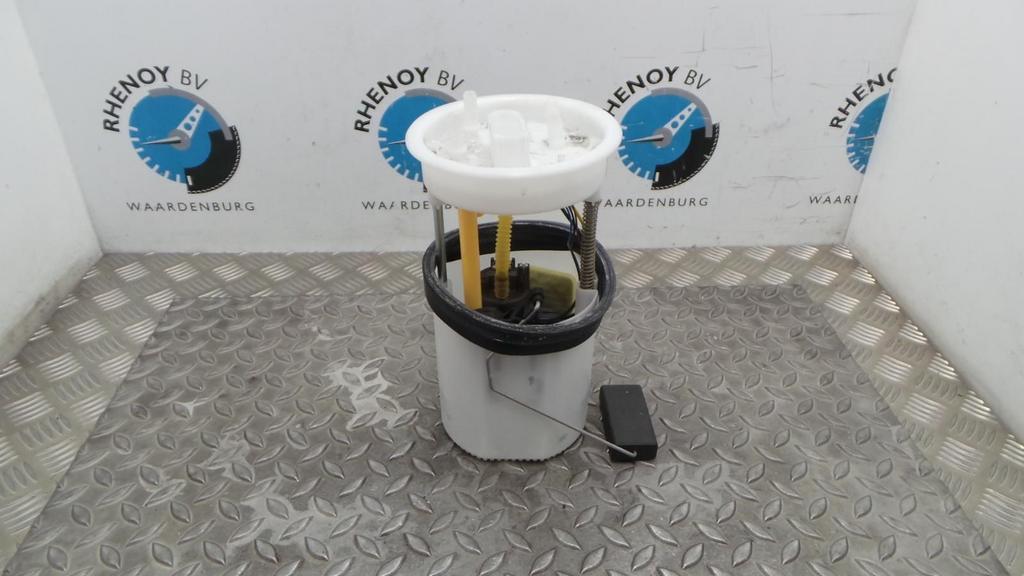VOLKSWAGEN POLO BRANDSTOF POMP VOOR DE INJECTOR 2014, Ophalen of Verzenden, Gebruikt, Stiba lid