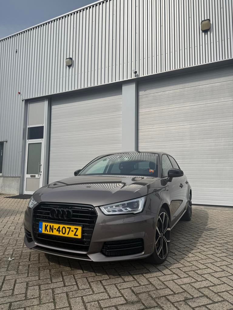 Audi A1 1.4TFSI 92KW SB S-tr7 EU6 2016 Bruin, A1, 4 cilinders, Bruin, Navigatiesysteem