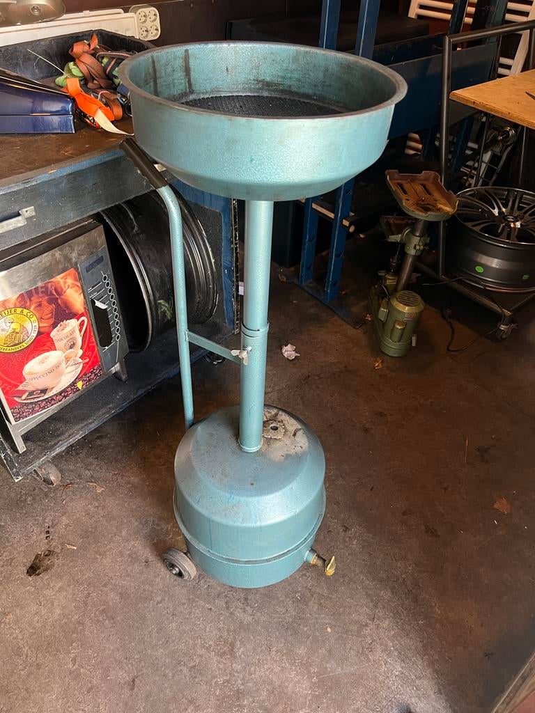 Olie opvangbak / Olie opvangwagen, Ophalen, Gebruikt