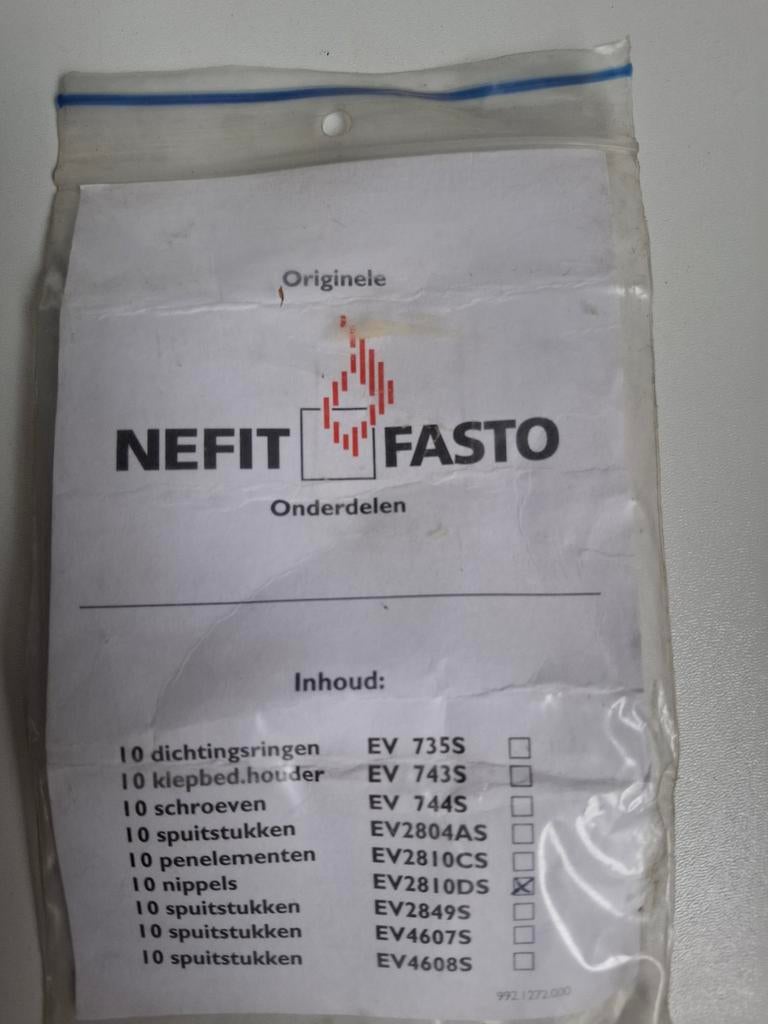 Fasto nippel EV2810DS en klepbedekking EV 529, Ophalen of Verzenden