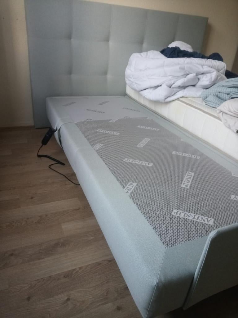 2 elektrisch boxspring 80 bij 200cm lichtblauw van Auping, Ophalen, Gebruikt, Tweepersoons, 160 cm