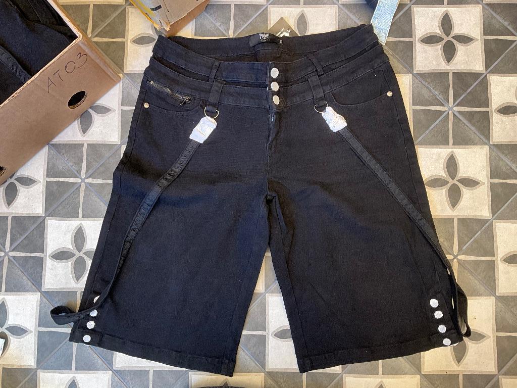 Zwarte korte broek merk Black Premium by EMP Maat 34, Zwart, Nieuw, Ophalen of Verzenden, Zwarte korte broek merk Black Premium by EMP Maat 34