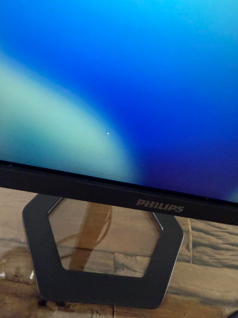 Philips FHD IPS USB-C Monitor 24 inch  verstelbaar 65W USB-C, Ophalen, IPS, Full HD, Zo goed als nieuw