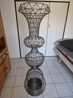 Decoratieve metalen vaas/plantenstandaard, Huis en Inrichting, Overige materialen, Gebruikt, Overige kleuren, Ophalen of Verzenden