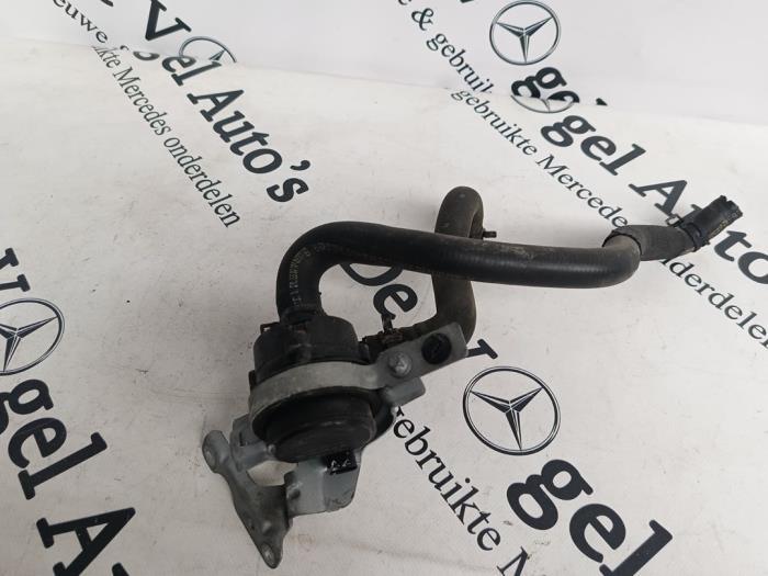 Extra waterpomp van een Mercedes A-Klasse, -, Nieuw, Ophalen of Verzenden, -