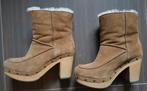 Uggs suede camel kleur maat 40, UGG, Bruin, Lage of Enkellaarzen, Ophalen of Verzenden