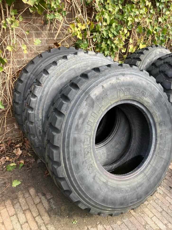 GRATIS 3x Banden 365/80 R20 - Gebruikt, Auto-onderdelen, Vrachtwagen-onderdelen, Overige merken, Gebruikt, Ophalen of Verzenden