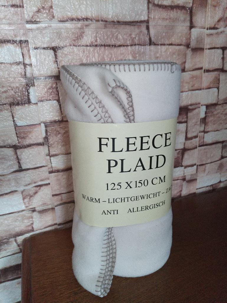 fleece plaid woondeken 125x150 wit, Huis en Inrichting, Woonaccessoires | Plaids en Woondekens, Ophalen of Verzenden, Nieuw