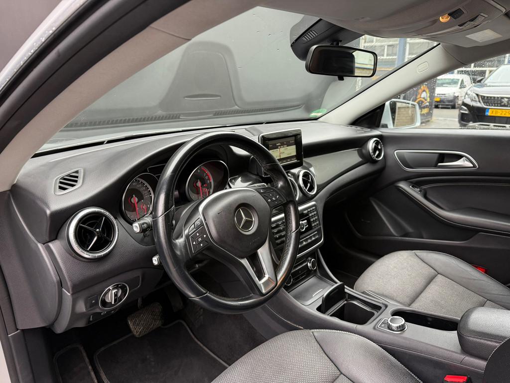 Mercedes-Benz CLA-klasse 200 Ambition, Auto's, Mercedes-Benz, Gebruikt, 715 kg, Leder en Stof, Bedrijf