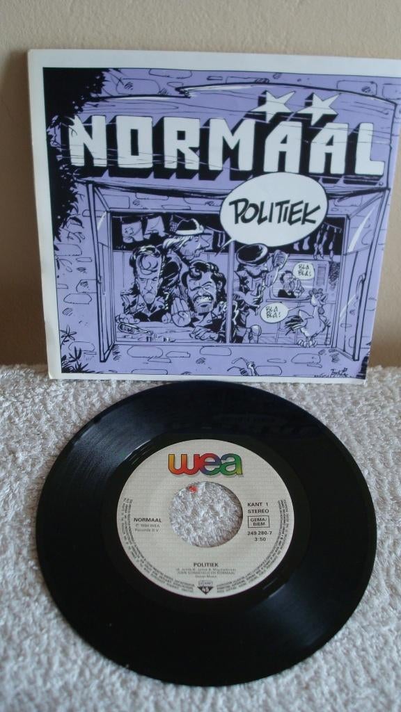 Normaal "POLITIEK" vinyl single + posterhoes jukebox, Verzenden, Nederlandstalig