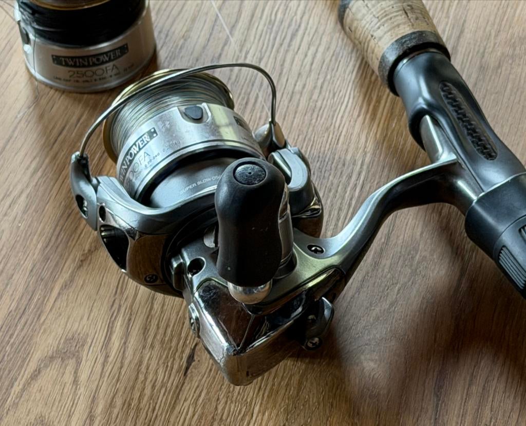 Shimano Twin Power 2500 molen, Watersport en Boten, Hengelsport | Algemeen, Ophalen, Gebruikt, Molen
