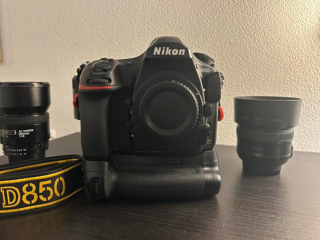Nikon D850 + Lenzen, Ophalen, Zo goed als nieuw, Nikon, Geen optische zoom
