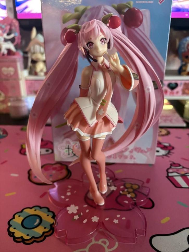 Hatsune Miku - Prize figure - Sakura, 2021 Ver. (Taito), Verzamelen, Poppetjes en Figuurtjes, Zo goed als nieuw, Ophalen of Verzenden